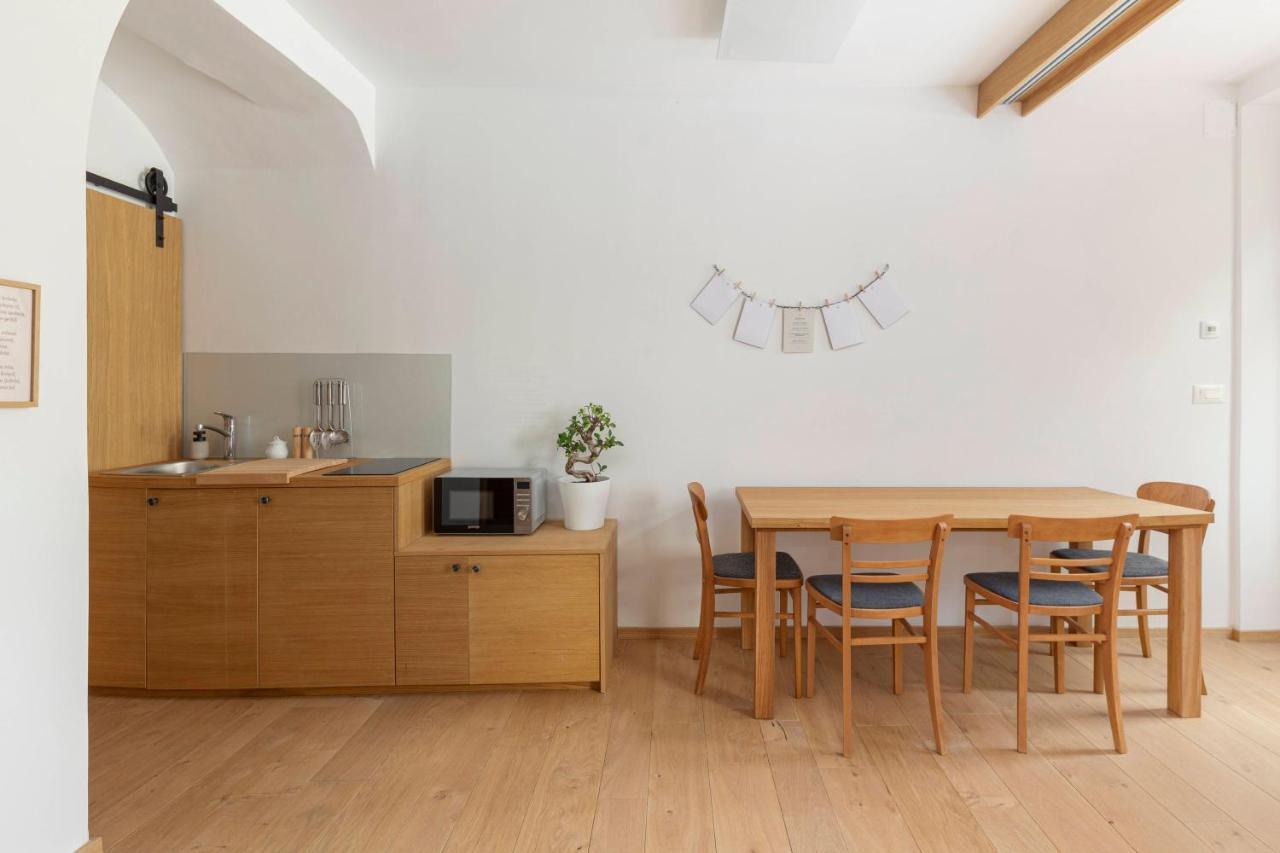 Apartma Jenkova Rezidenca คราน ภายนอก รูปภาพ